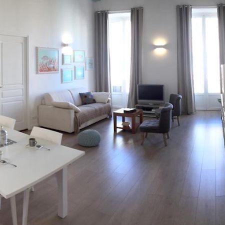 2 Bedrooms Appartement In Central Location On The Famous Place Massena Nizza Kültér fotó