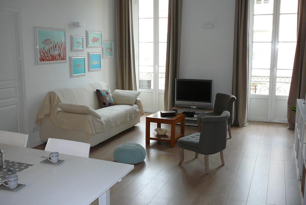 2 Bedrooms Appartement In Central Location On The Famous Place Massena Nizza Kültér fotó
