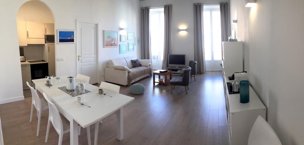 2 Bedrooms Appartement In Central Location On The Famous Place Massena Nizza Kültér fotó