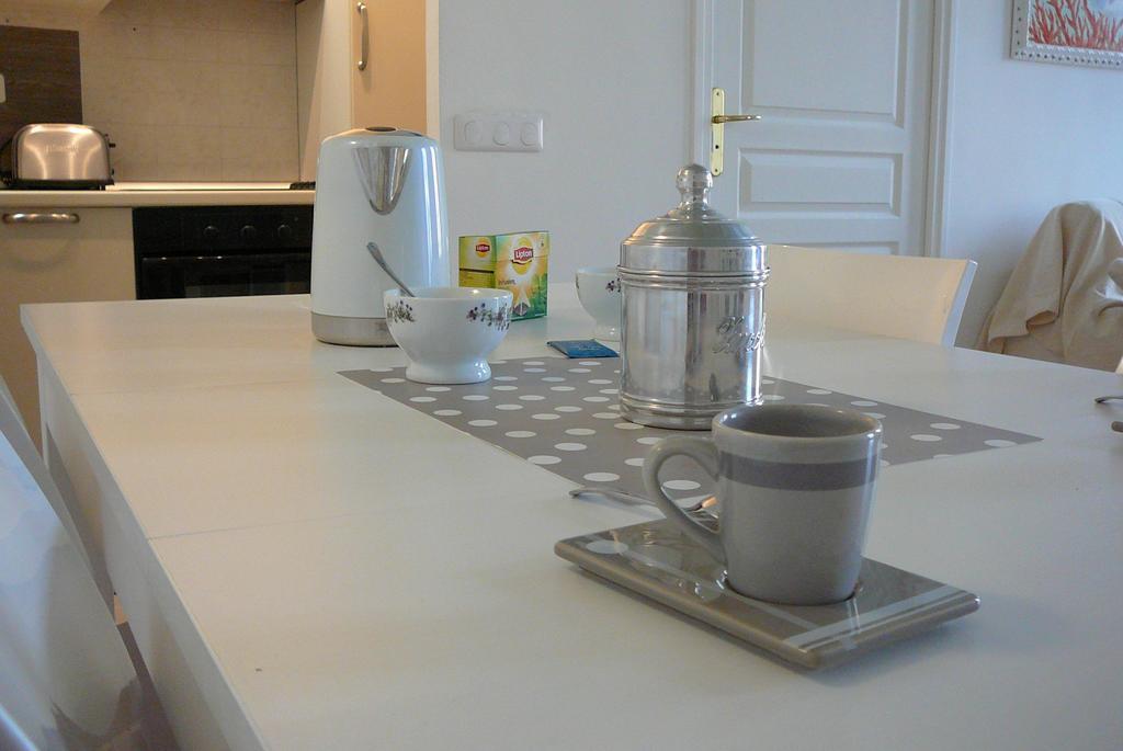 2 Bedrooms Appartement In Central Location On The Famous Place Massena Nizza Kültér fotó